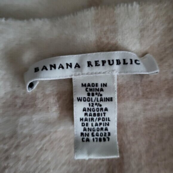 Angora Wool Plaid Fringed Scarf Banana Republic - Picture 5 of 9